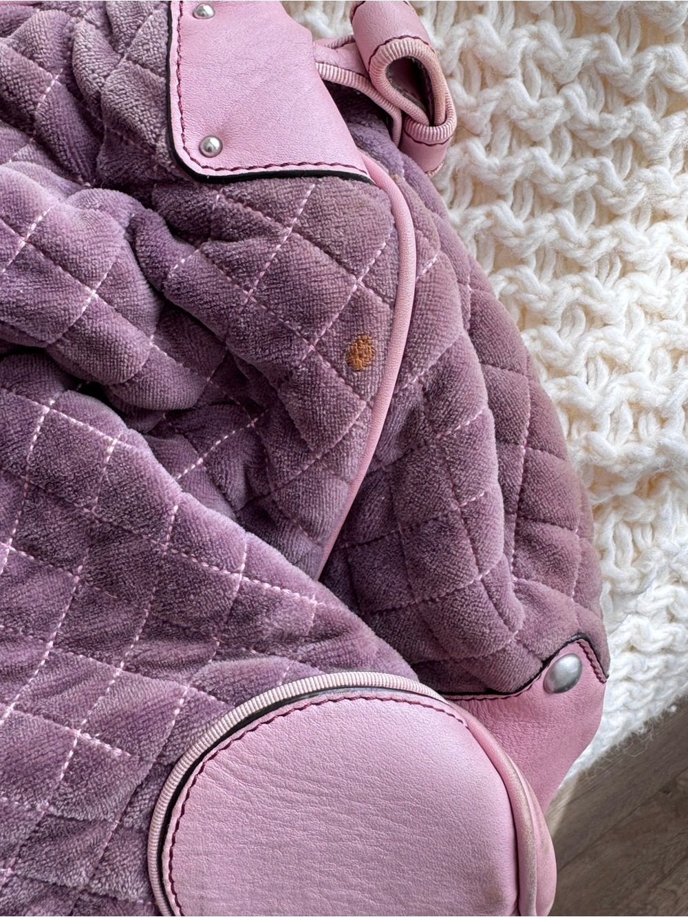 Hard to Find Juicy Couture Quilted Daydreamer Bag with Embroidered Logo - Picture 7 of 14